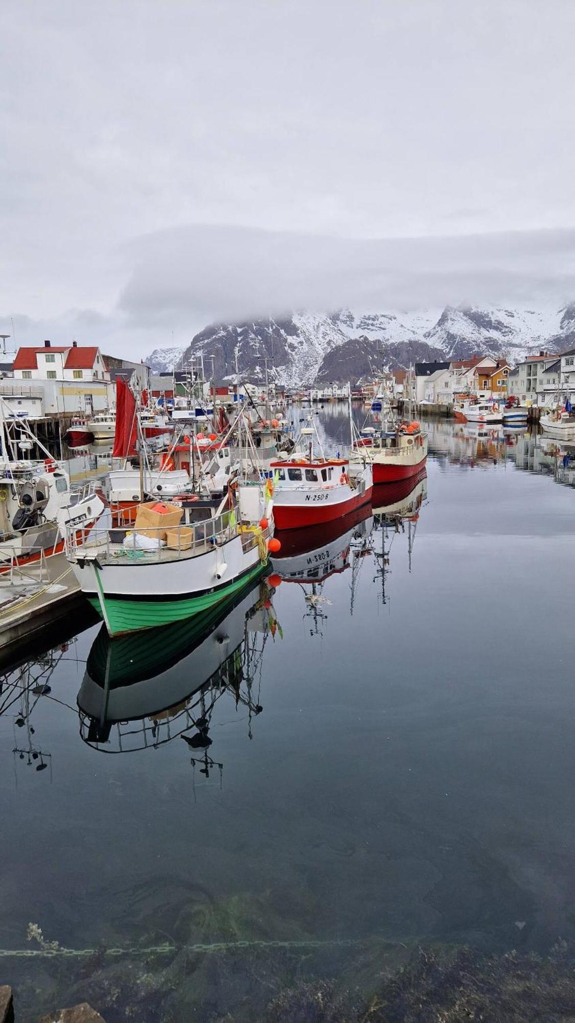 Leilighet I Banhammaren Med Balkong Henningsvær Eksteriør billede